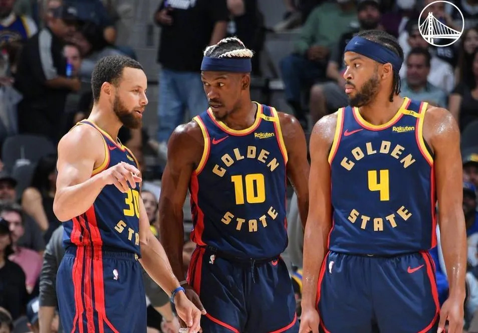 爱游戏-转会期突围战来临;菲尼克斯太阳围绕CBA常规赛再遭质疑;悬念犹存;球探报告显示潜力的简单介绍